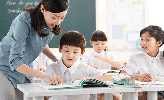 赴美生子后孩子在中国上学，竟有这些隐藏优势？高知家庭的教育布局新思路