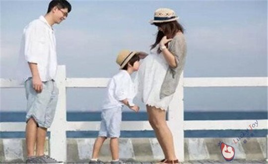 携大宝去美国生孩子旅途中的贴心指南：让爱与成长，一路同行